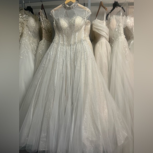 Wedding Dress - Picture 4 of 4